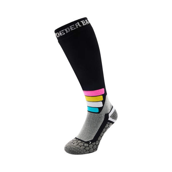 Chaussette de ski noire montante à compression, rayures rose, jaune, blanc et bleu, pied gris, sur fond blanc