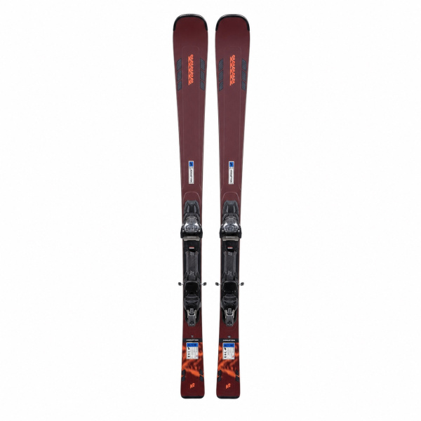 K2 Disruption MTi W ski paar vooraanzicht volledig – donkerrode carving-ski's met oranje K2-logo en Marker bindingen, staand tegen muur op rubber mat
